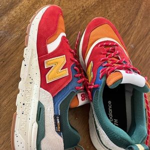 Women’s New Balance 997h. Size 6.